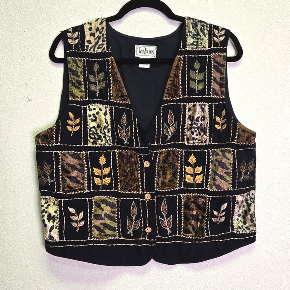 Tantrums Jackets & Blazers - TanTrums Vintage Patchwork Embroidered Vest L Art Teacher‎ Black Animal Print